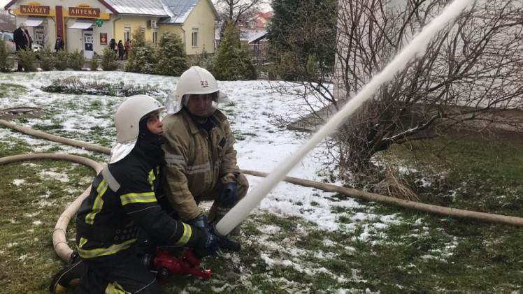 У Долині ліквідували пожежу в лікарні