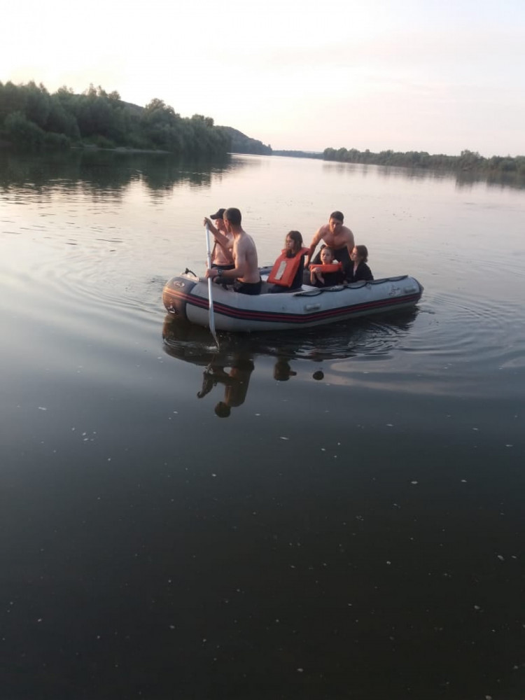 У Дністрі ледь не втопилися діти