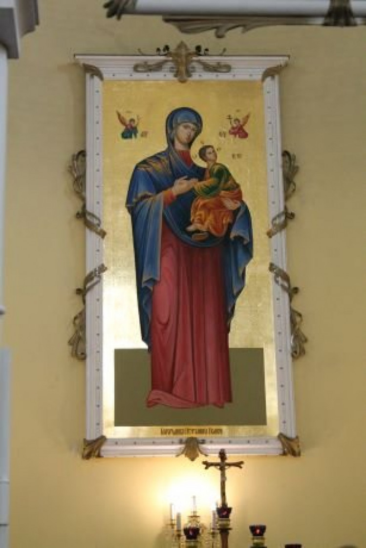Икона Неустанной помощи Пресвятой Богородицы в Ивано-Франковске является самой большой в Украине