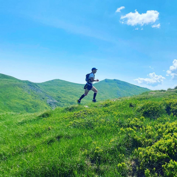 Спортсмены пробежали 57 километров вершинами Карпат