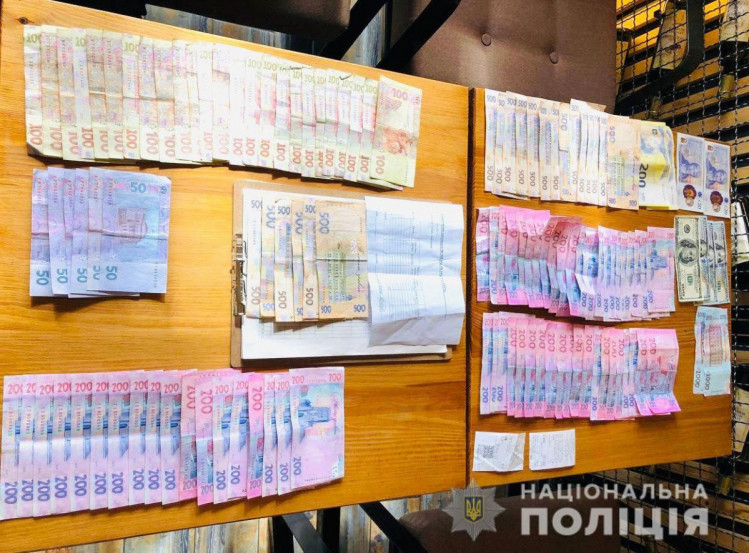 У селі Яблуниця викрили бордель
