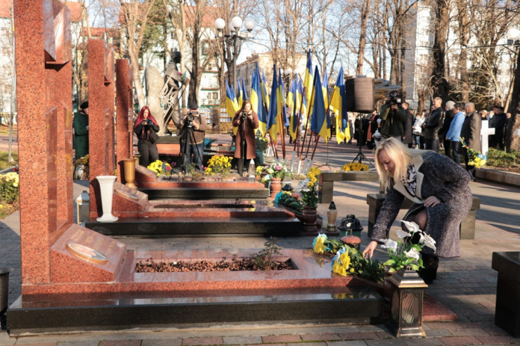 В Івано-Франківську відбулося віче до Дня Гідності та Свободи