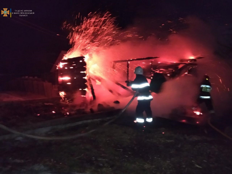 В Надвірнянському районі на пожежі загинула людина