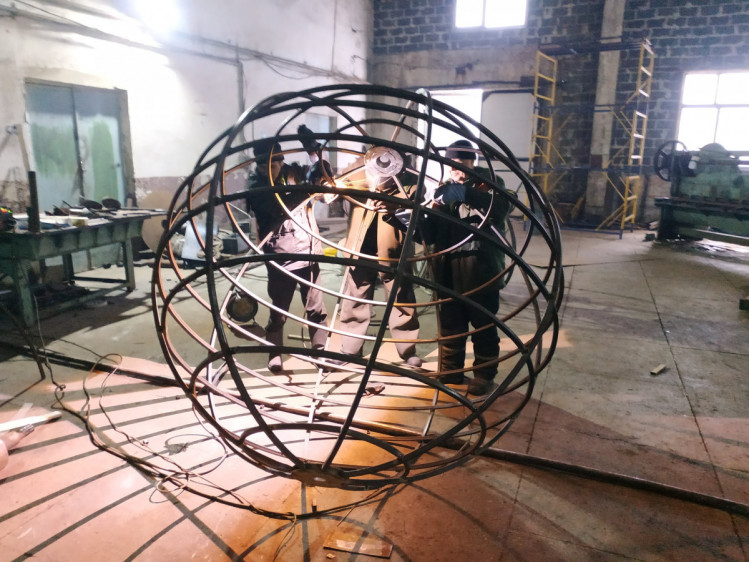 У Вигоді встановили двометровий глобус